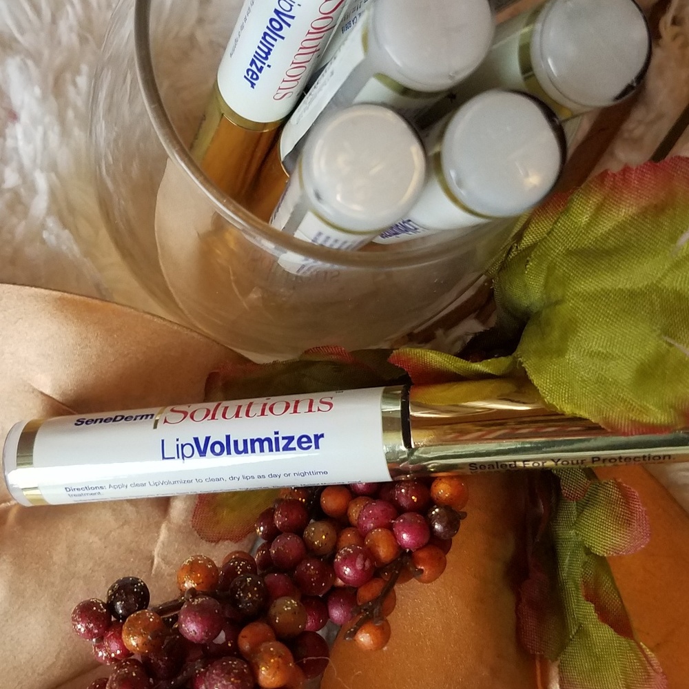 SEALED LipVolumizer LipSense